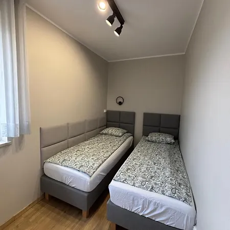 Regina Apartment *